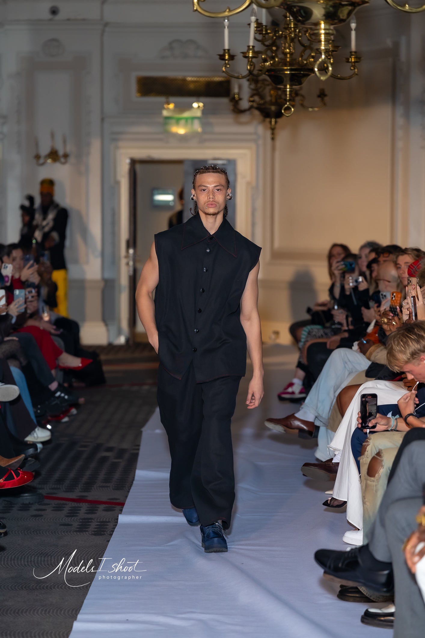 Sleveless Top of the Jerico Set in Black Linen-Cotton