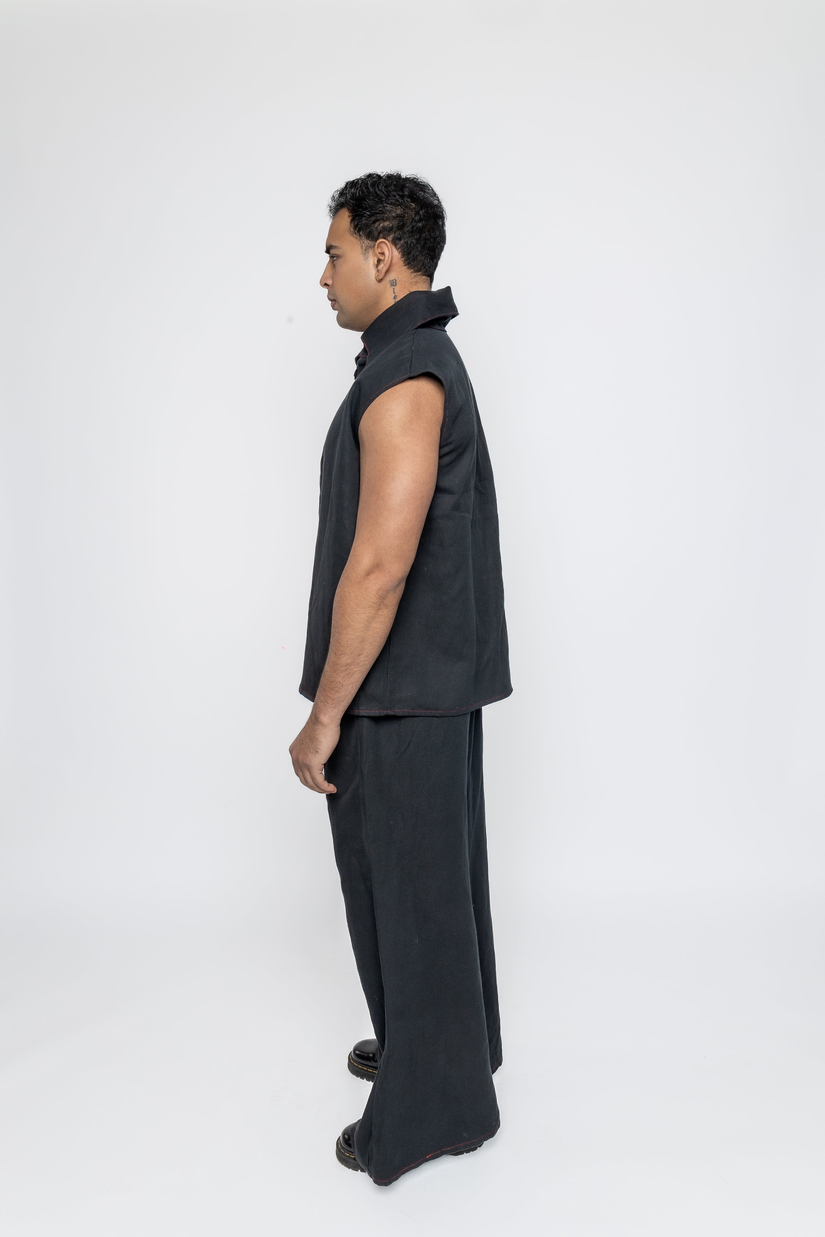 Sleveless Top of the Jerico Set in Black Linen-Cotton