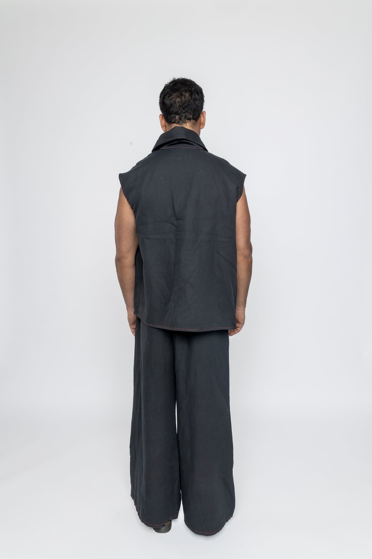 Wide Trousers of the Jerico Set in Black Linen-Cotton