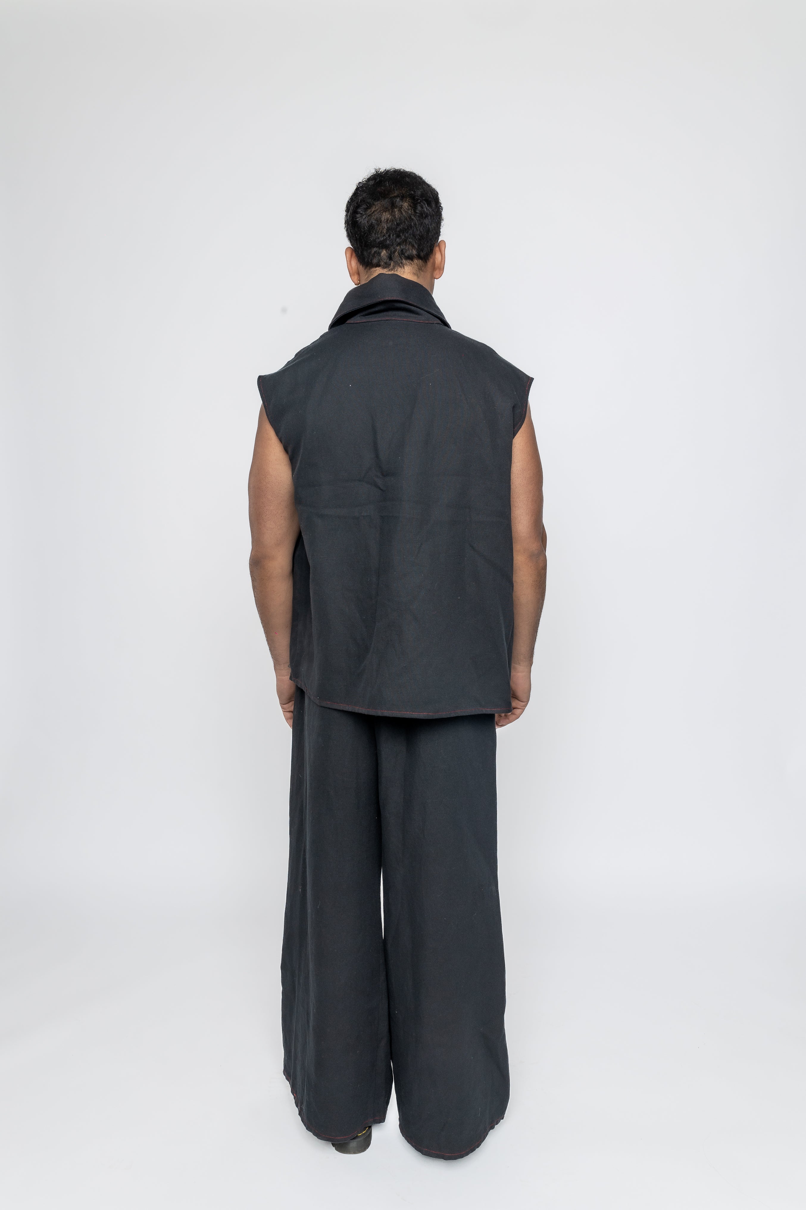 Wide Trousers of the Jerico Set in Black Linen-Cotton