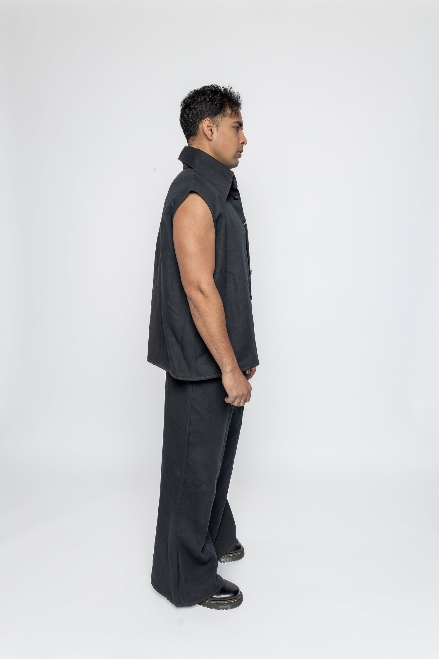 Sleveless Top of the Jerico Set in Black Linen-Cotton