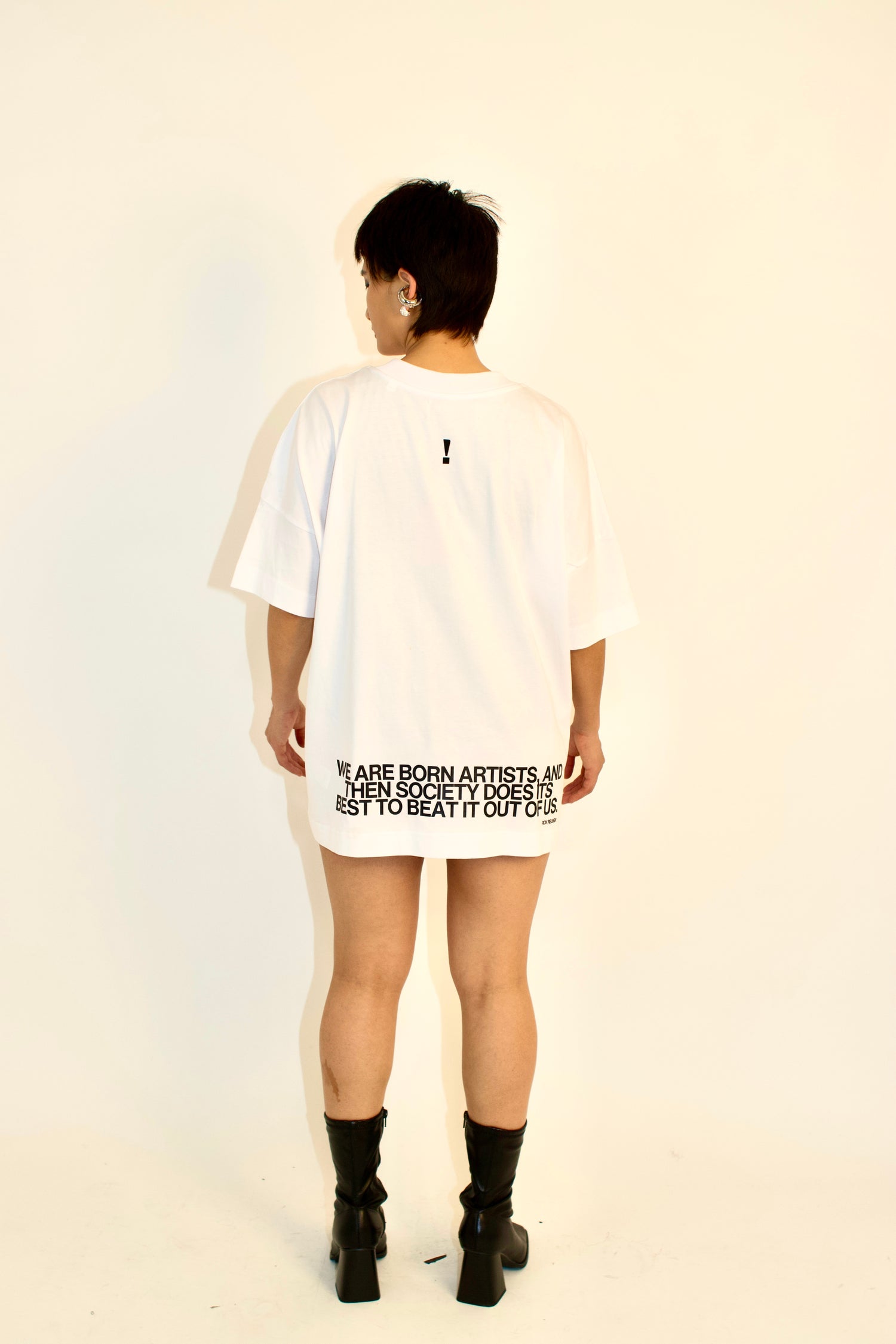 Slogan Tshirt - Born Artist T-Shirt - Female Styling