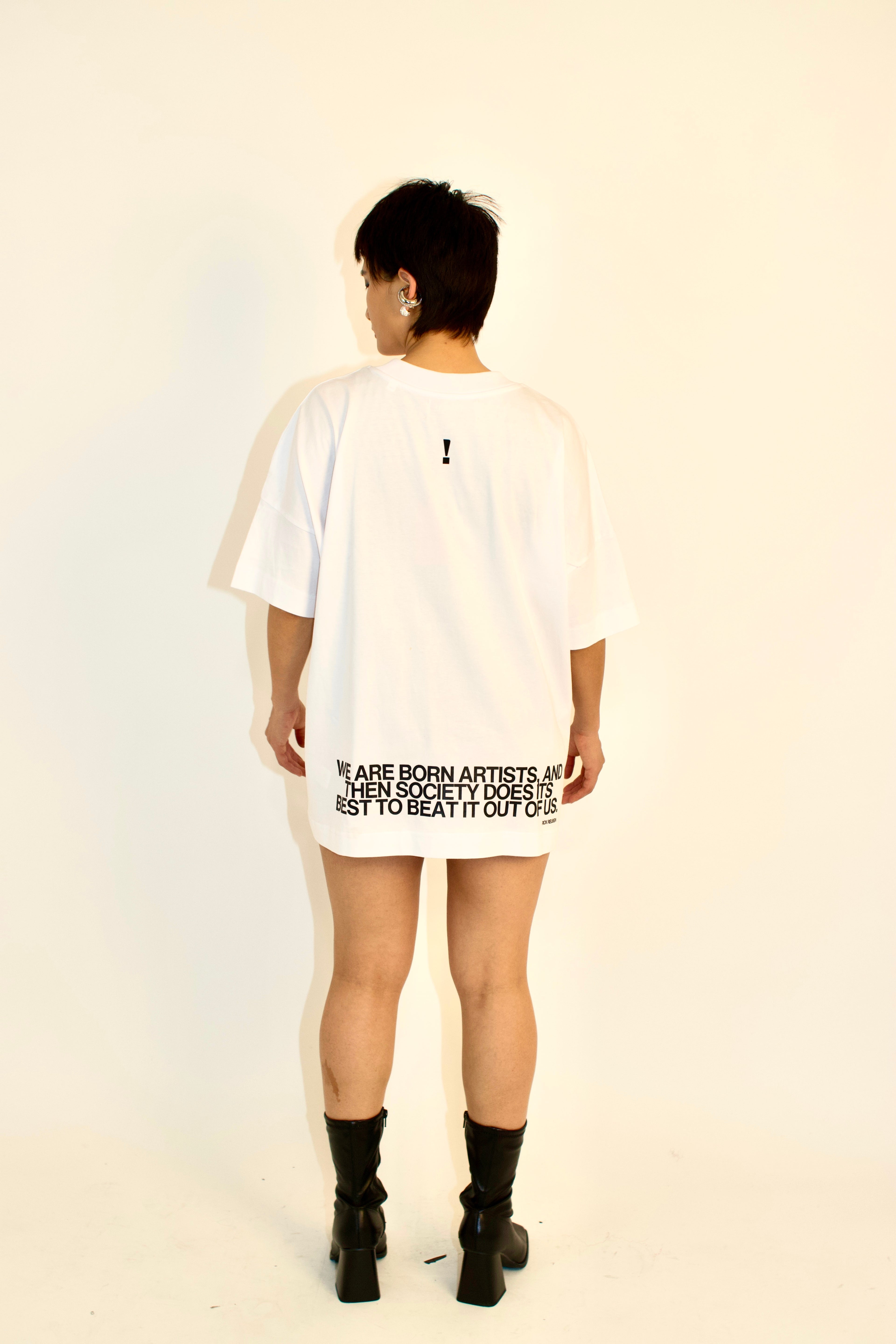 Slogan Tshirt - Born Artist T-Shirt - Female Styling