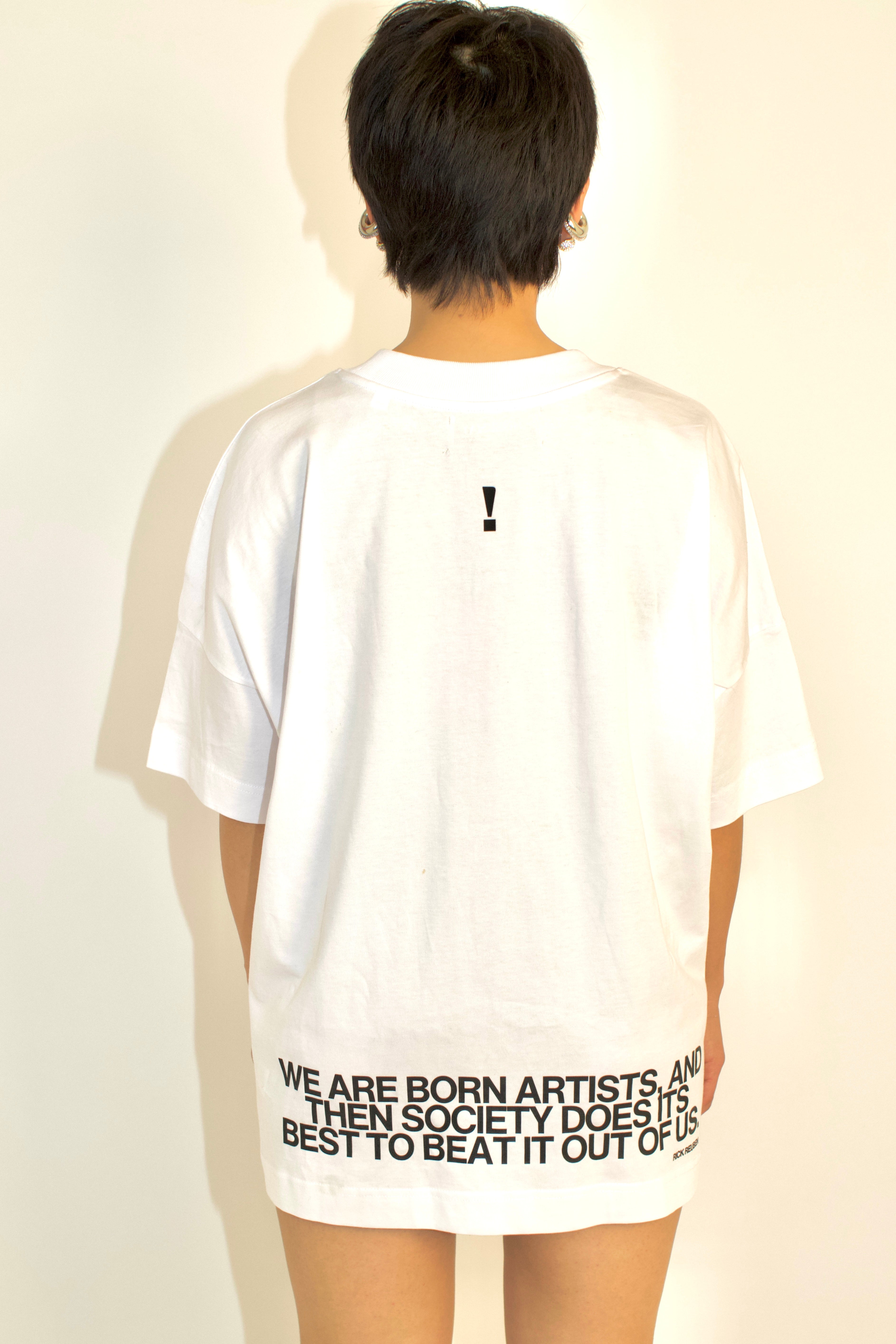 Slogan Tshirt - Born Artist T-Shirt - Female Styling