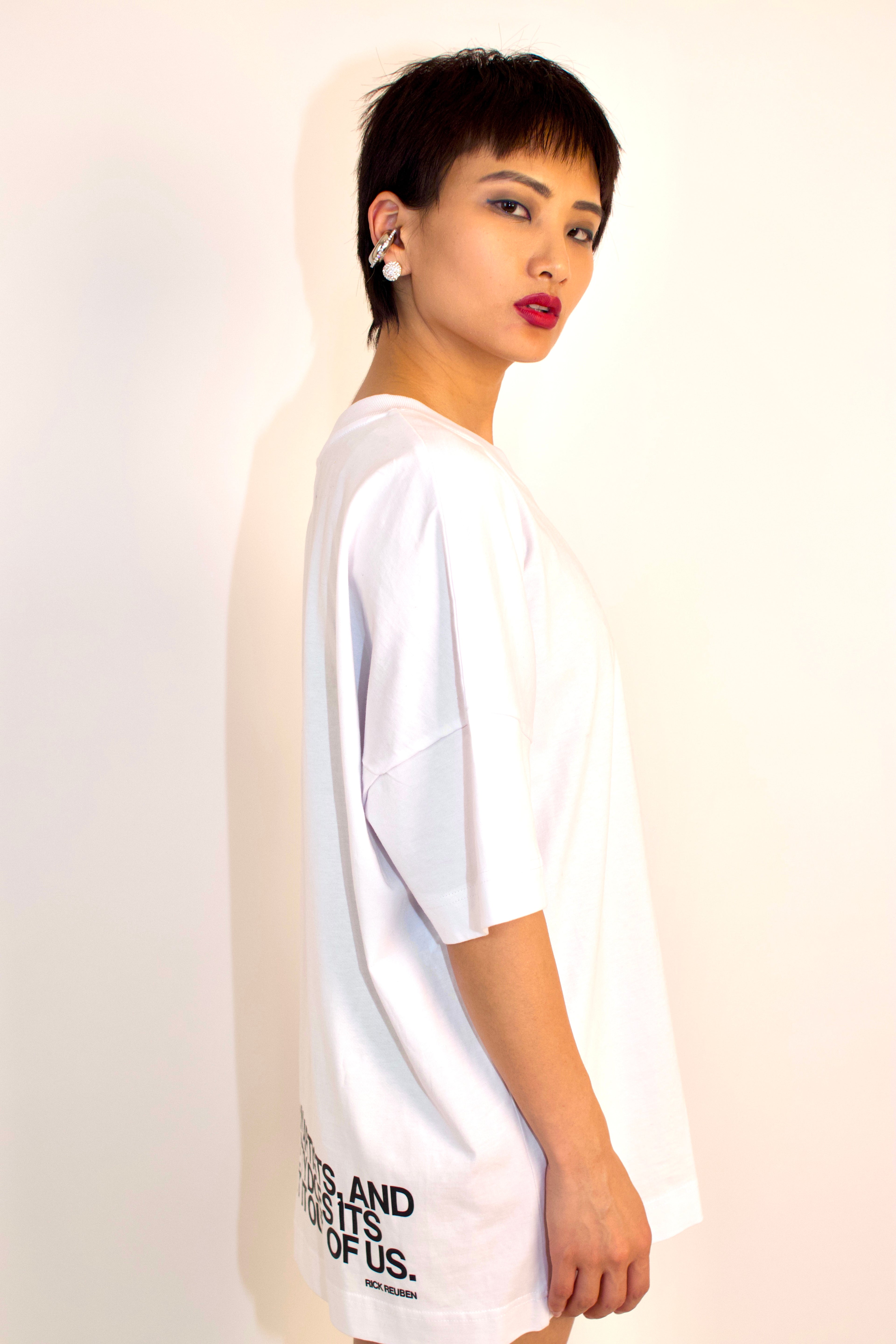 Slogan Tshirt - Born Artist T-Shirt - Female Styling