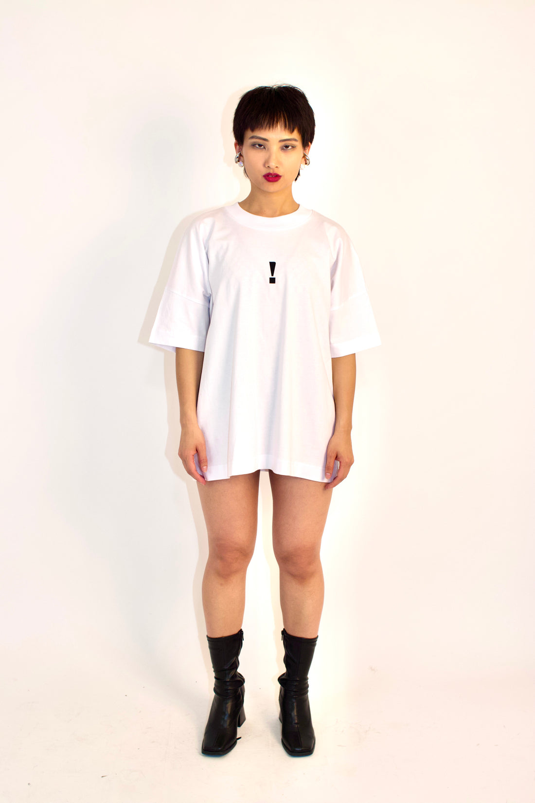 Slogan Tshirt - Born Artist T-Shirt - Female Styling