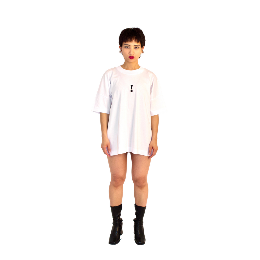 Slogan Tshirt - Born Artist T-Shirt - Female Styling